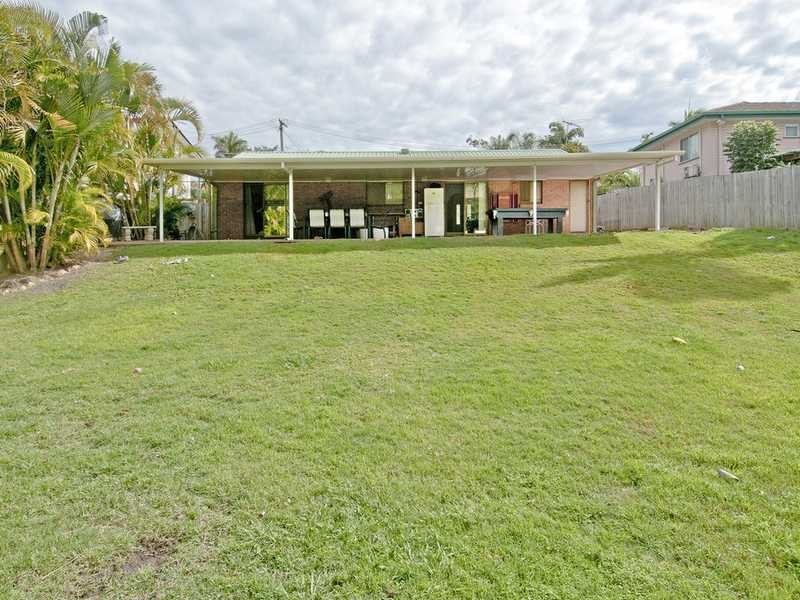 15 Drake Road, Springwood QLD 4127