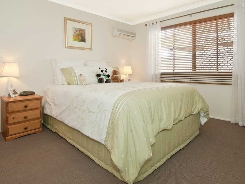 15 Drake Road, Springwood QLD 4127