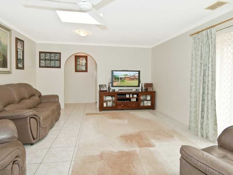 15 Drake Road, Springwood QLD 4127