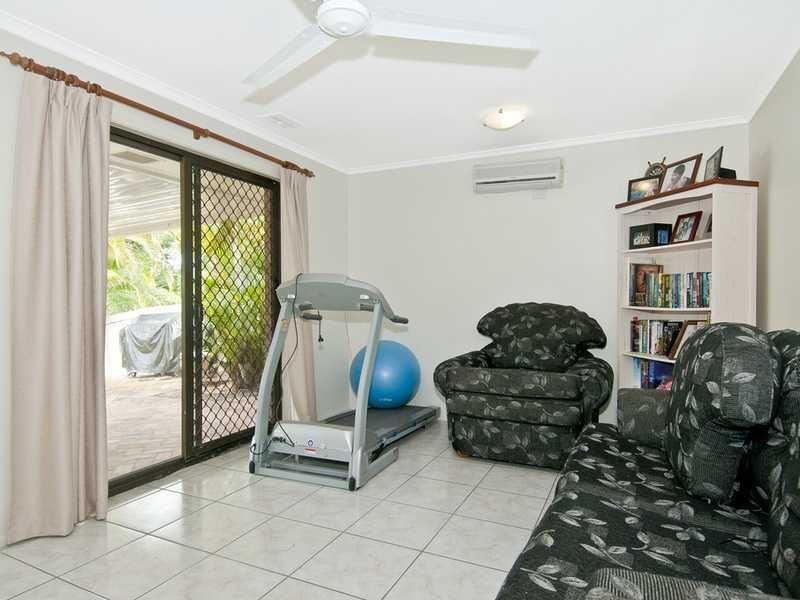 15 Drake Road, Springwood QLD 4127