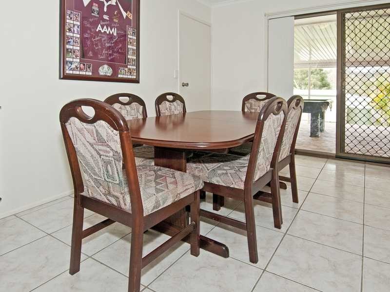 15 Drake Road, Springwood QLD 4127