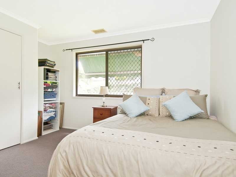 15 Drake Road, Springwood QLD 4127