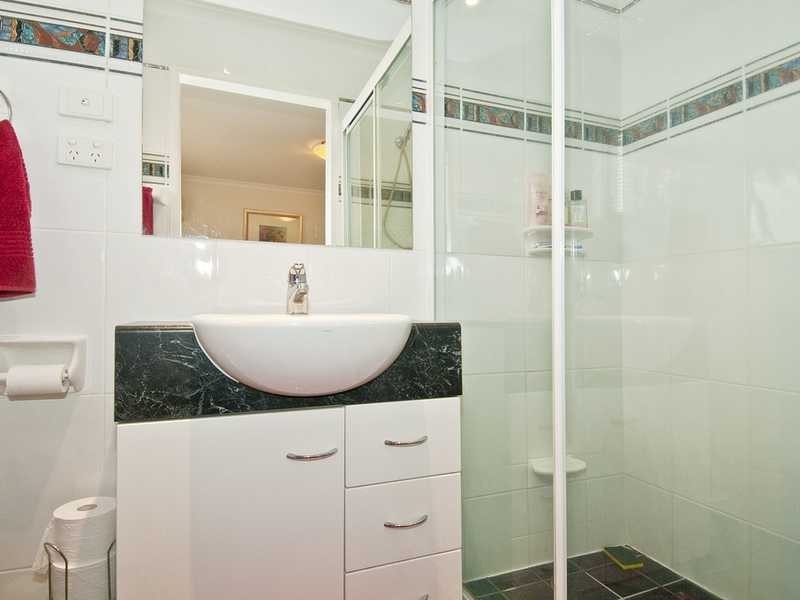 15 Drake Road, Springwood QLD 4127