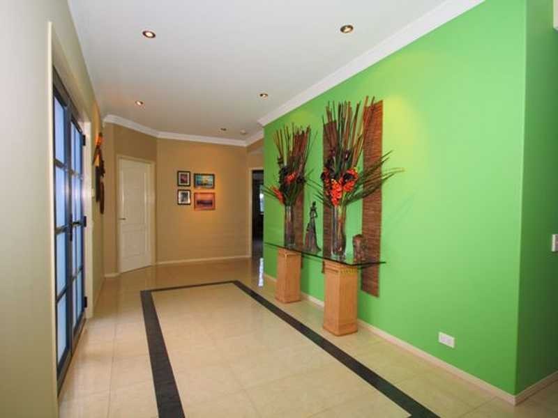 9 Fairway Drive, Meadowbrook QLD 4131