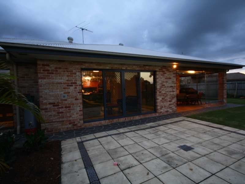 9 Fairway Drive, Meadowbrook QLD 4131