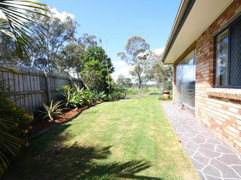 9 Fairway Drive, Meadowbrook QLD 4131