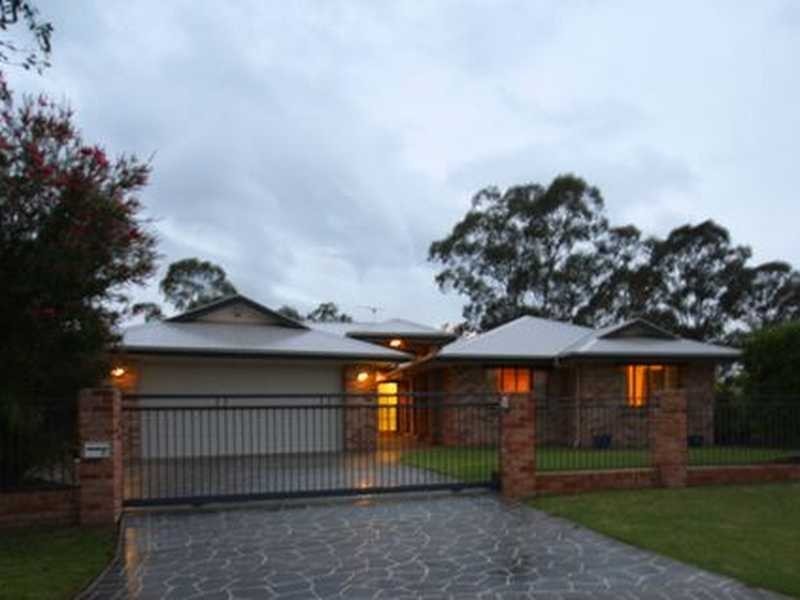 9 Fairway Drive, Meadowbrook QLD 4131