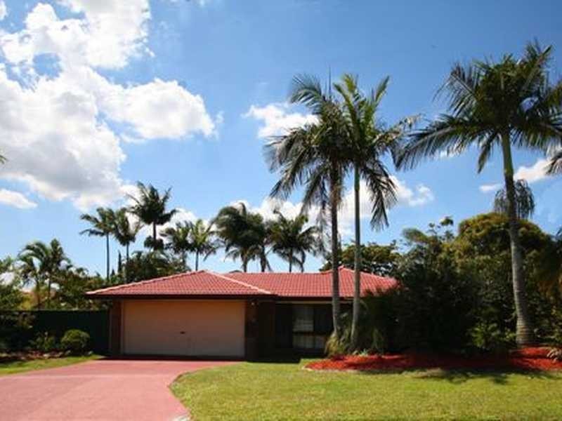 2 Wyclif Ave, Springwood QLD 4127