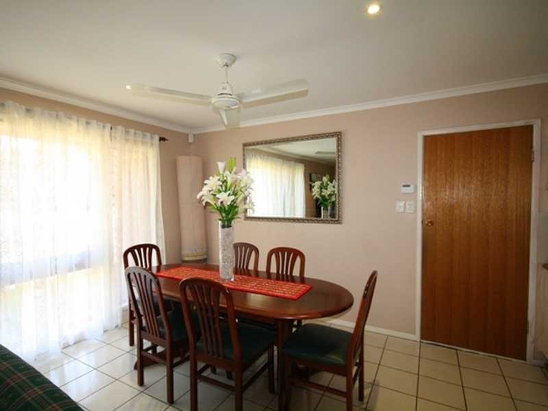 2 Wyclif Ave, Springwood QLD 4127