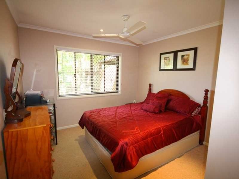 2 Wyclif Ave, Springwood QLD 4127