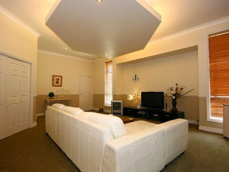 1 Mangaroon Court, Shailer Park QLD 4128