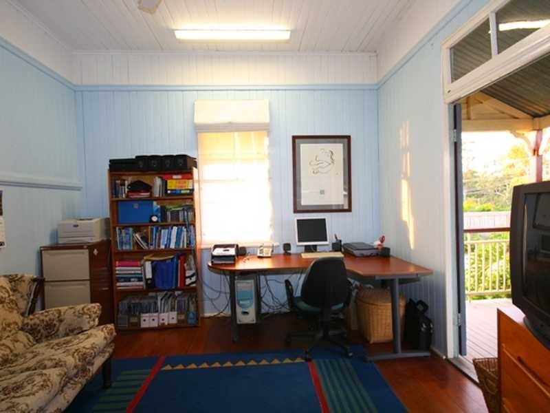 245 Springwood Road, Springwood QLD 4127