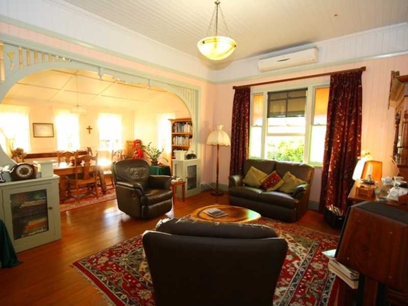 245 Springwood Road, Springwood QLD 4127