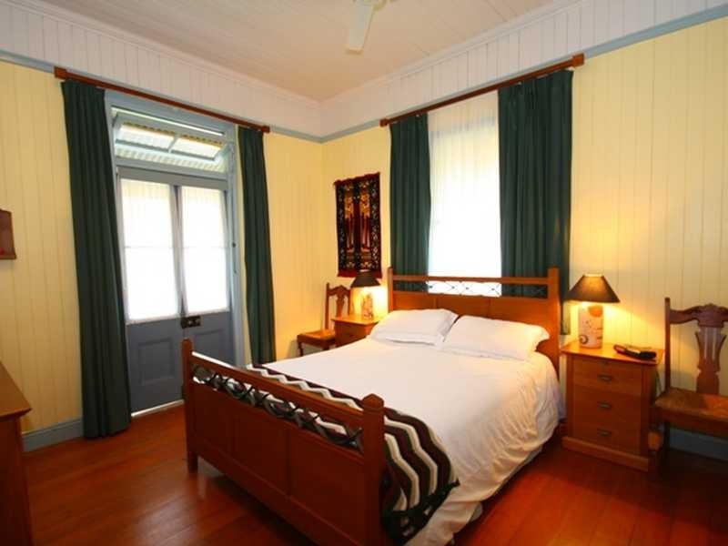 245 Springwood Road, Springwood QLD 4127