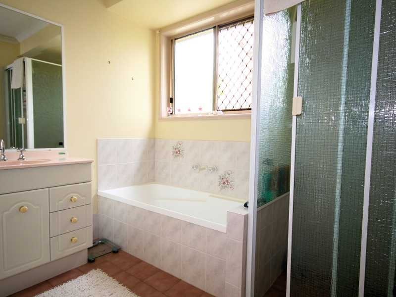 14 Seletar Place, Tanah Merah QLD 4128