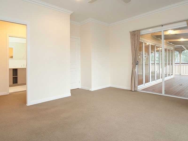 3 John Markwell Parade, Daisy Hill QLD 4127