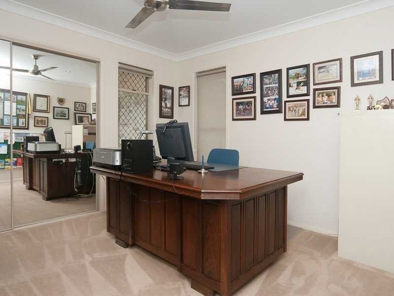 19 Rosewood Street, Daisy Hill QLD 4127