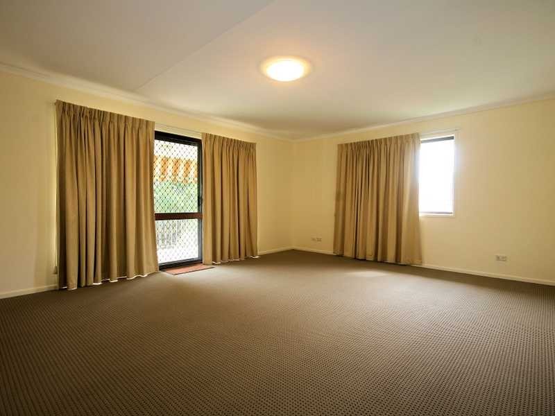 54 Barbaralla Drive, Springwood QLD 4127