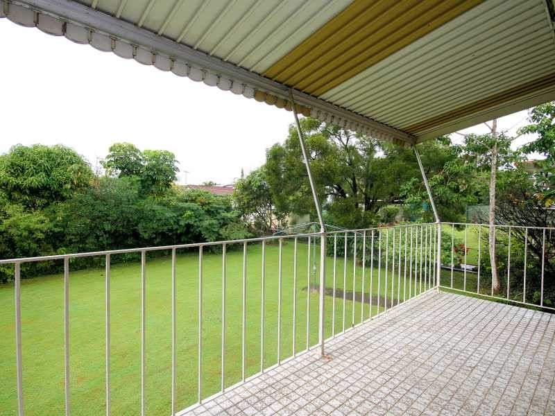 54 Barbaralla Drive, Springwood QLD 4127