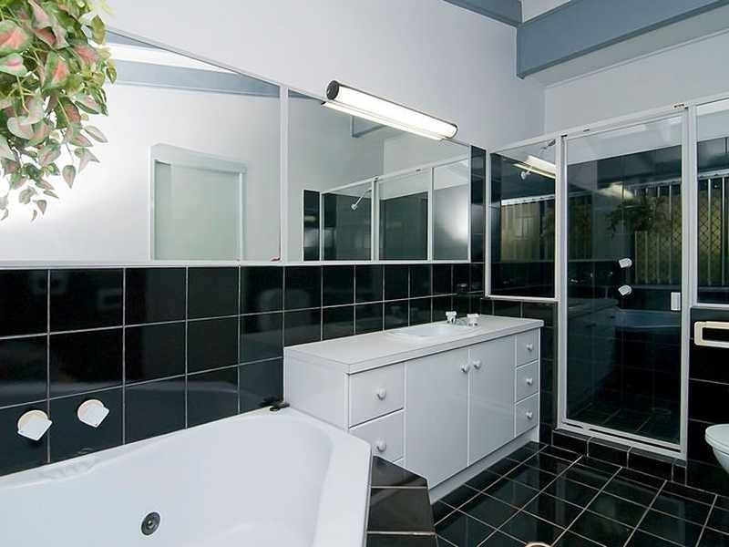 13 Paraburdoo Crescent, Shailer Park QLD 4128
