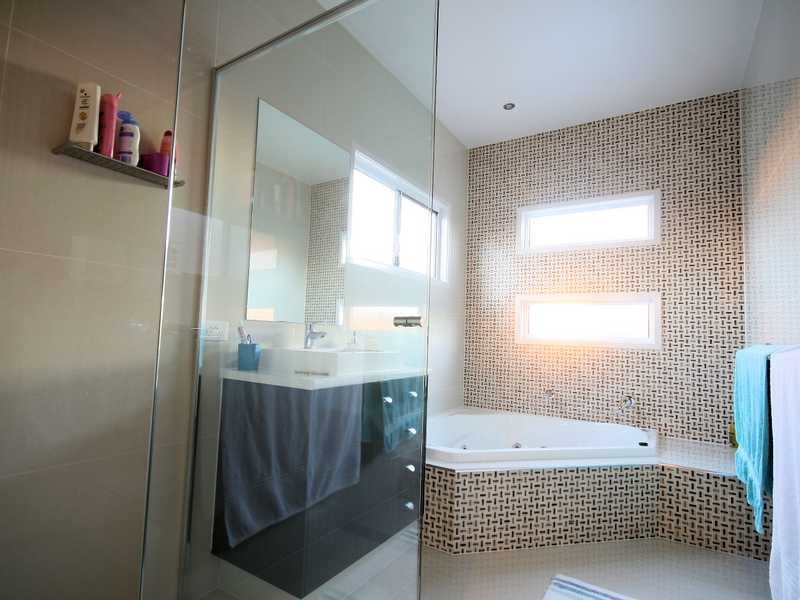33 Yarabah Crescent, Shailer Park QLD 4128