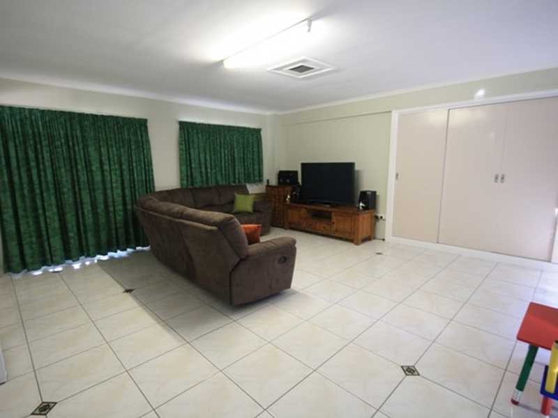 9 Haymer Court, Meadowbrook QLD 4131