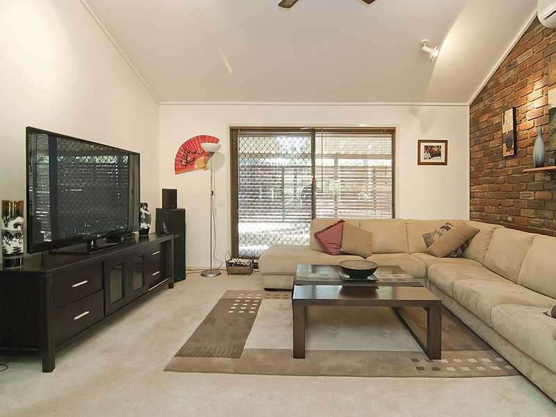 3/16 Dorset Drive, Springwood QLD 4127