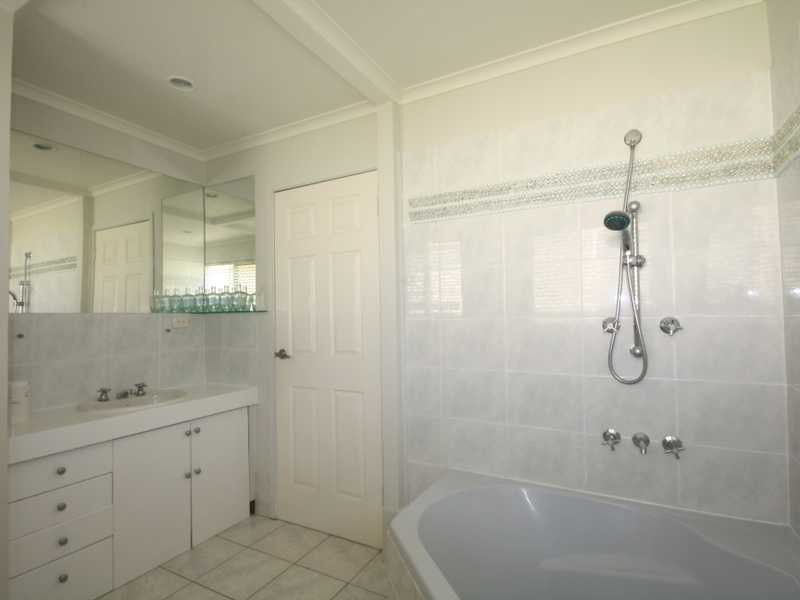 1 Manglo Street, Shailer Park QLD 4128
