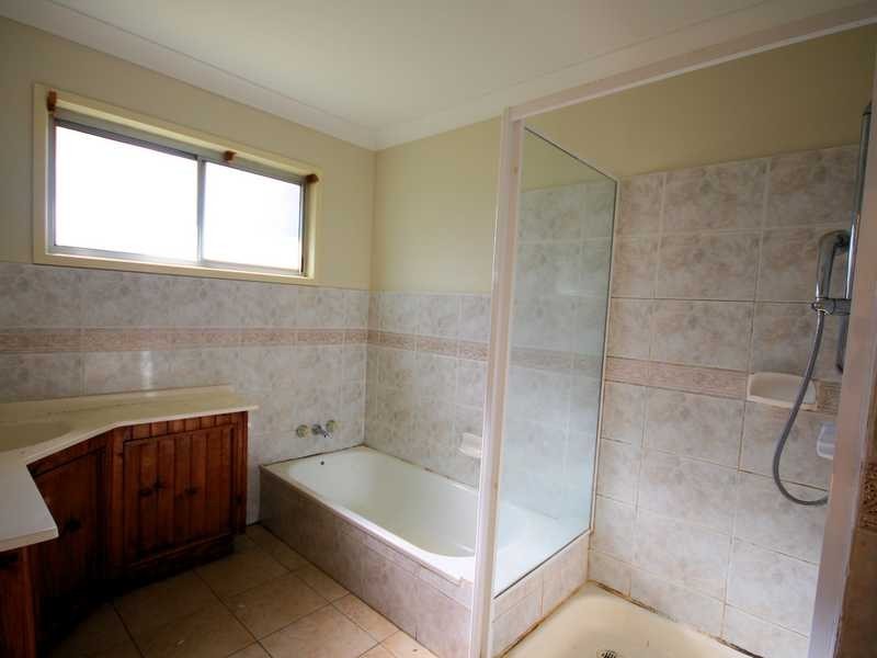 31 Winnetts Rd, Daisy Hill QLD 4127