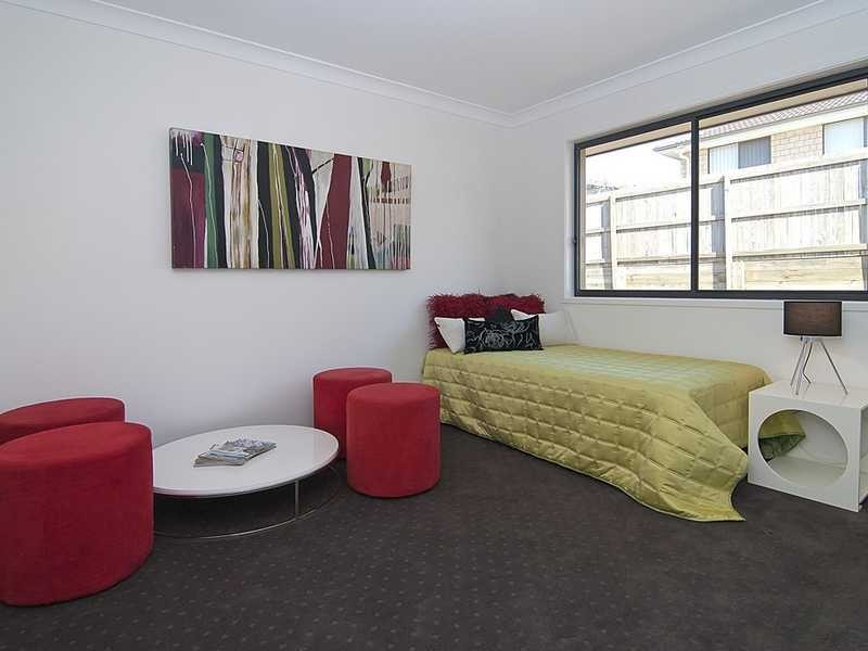 32 Dennis Vale Drive, Daisy Hill QLD 4127