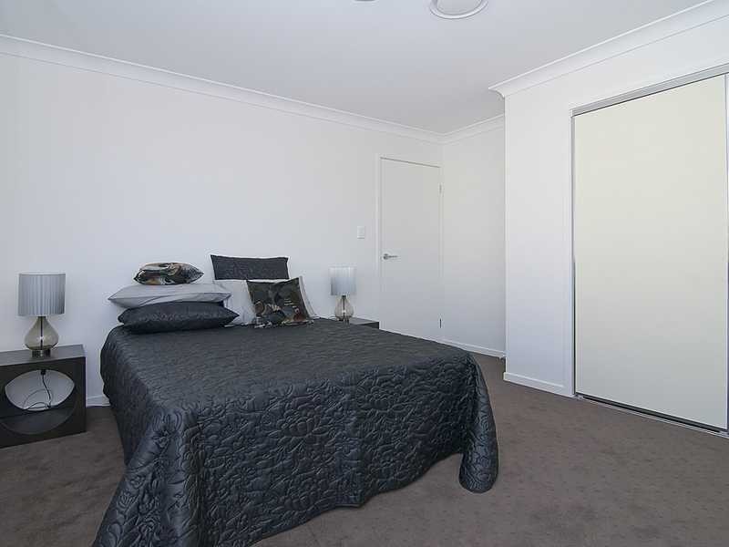 32 Dennis Vale Drive, Daisy Hill QLD 4127