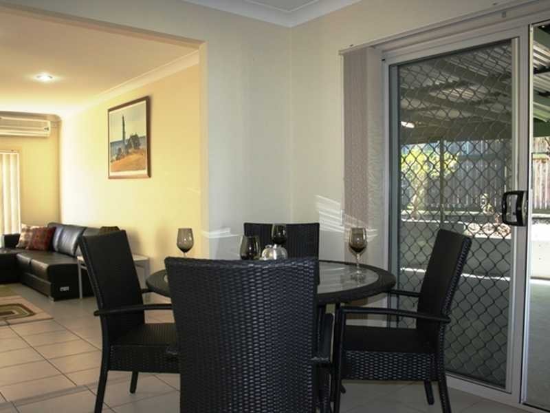 5 Van Dieman Crescent, Springwood QLD 4127