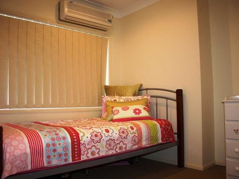 5 Van Dieman Crescent, Springwood QLD 4127