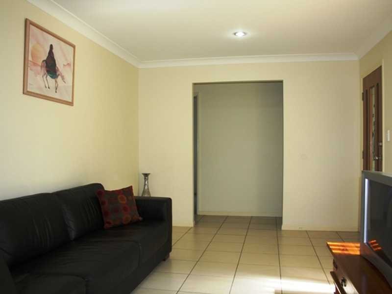 5 Van Dieman Crescent, Springwood QLD 4127