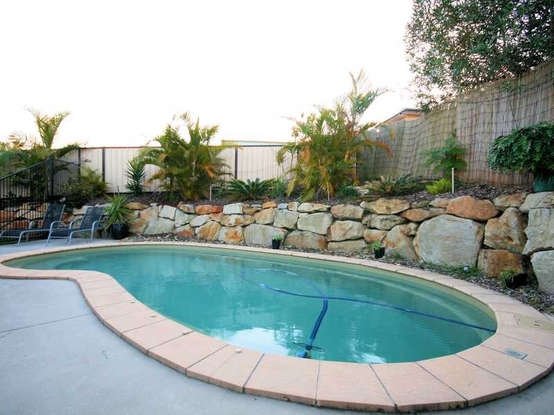 4 Quondare Court, Springwood QLD 4127