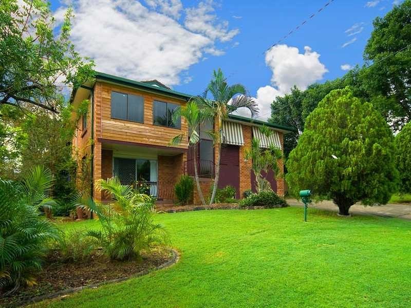 13 Whitfield Ave, Springwood QLD 4127