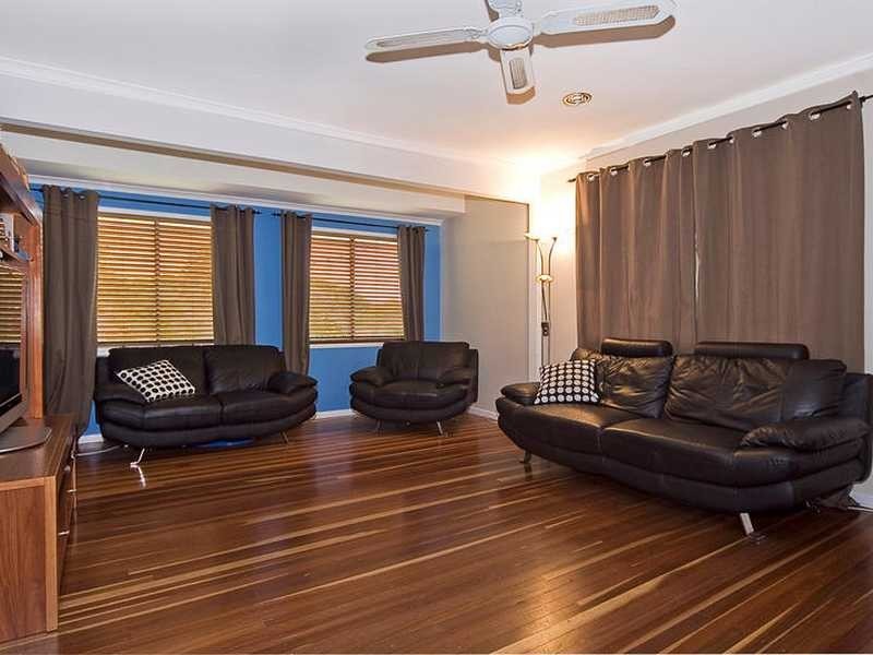 13 Whitfield Ave, Springwood QLD 4127