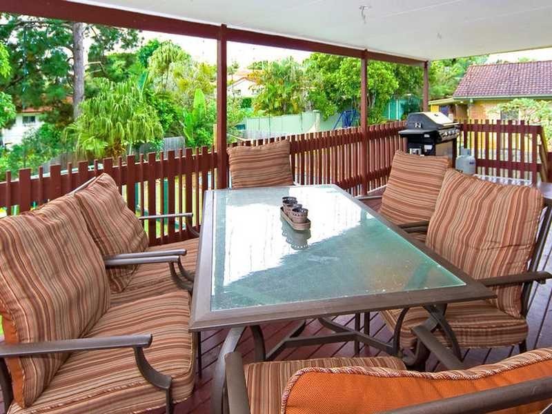 13 Whitfield Ave, Springwood QLD 4127