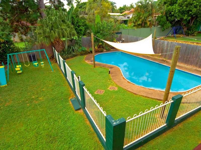 13 Whitfield Ave, Springwood QLD 4127