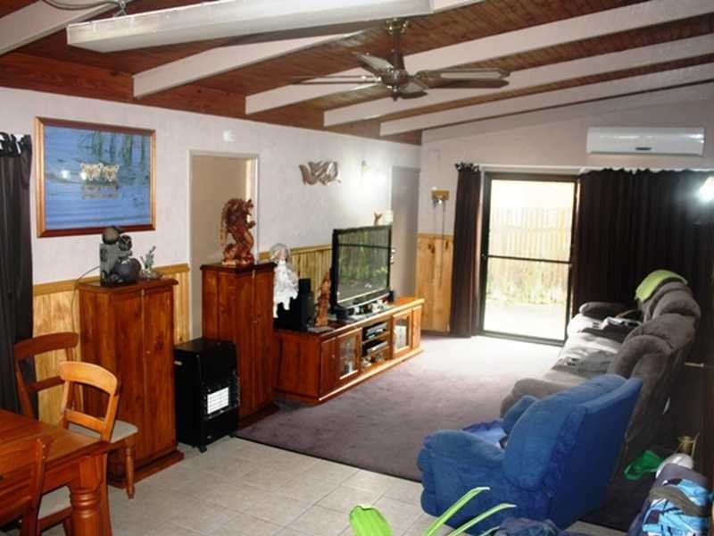 15 Rhodes Street, Loganlea QLD 4131