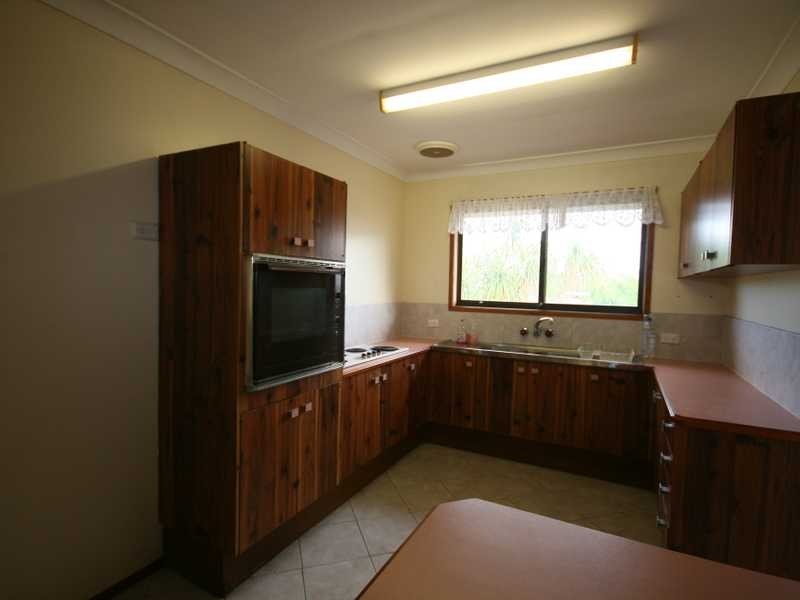 21 Gamenya Drive, Springwood QLD 4127