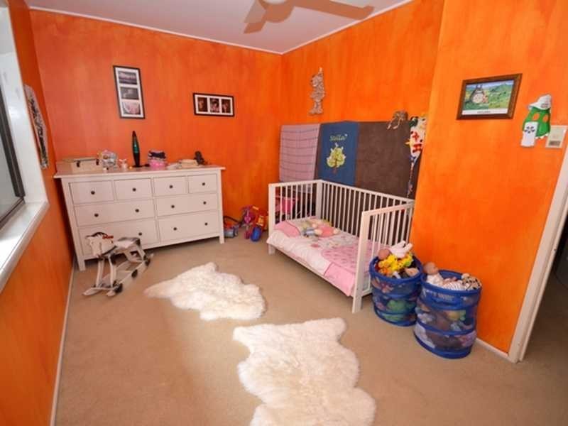 3 Jeanette Ave, Springwood QLD 4127