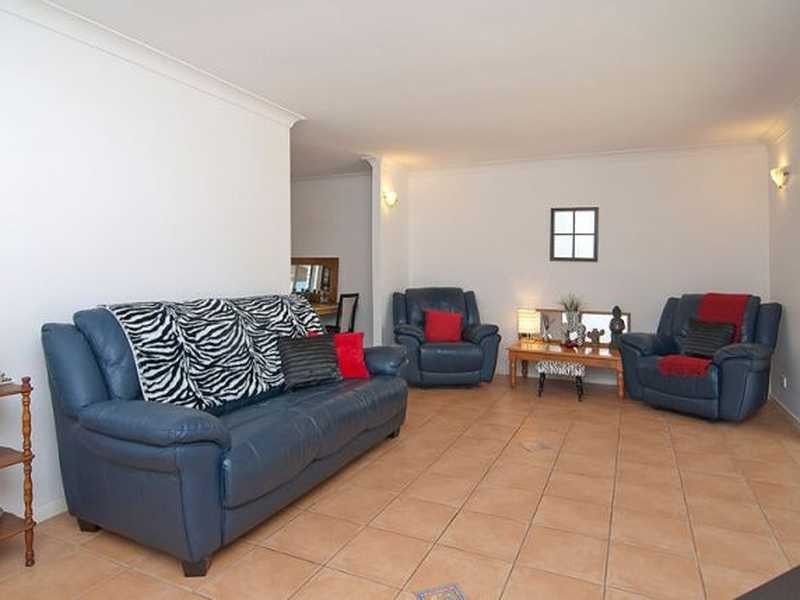 7 Shoalhaven Ave, Springwood QLD 4127