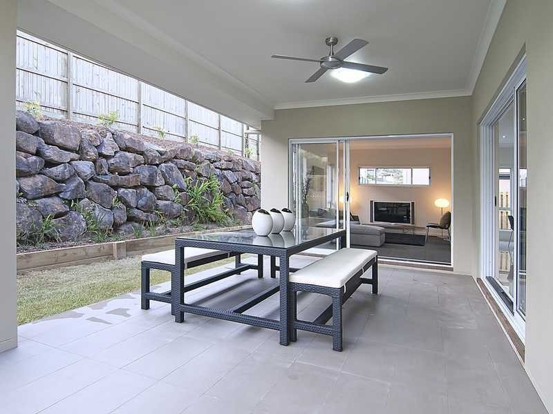 30 Dennis Vale Drive, Daisy Hill QLD 4127