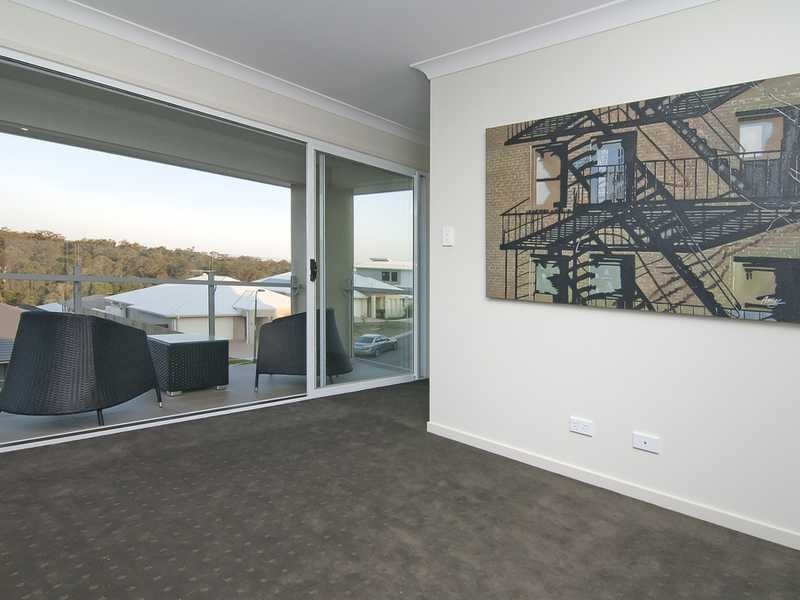 30 Dennis Vale Drive, Daisy Hill QLD 4127