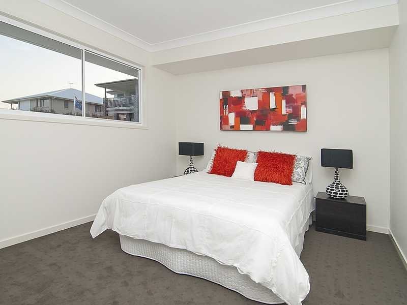 30 Dennis Vale Drive, Daisy Hill QLD 4127