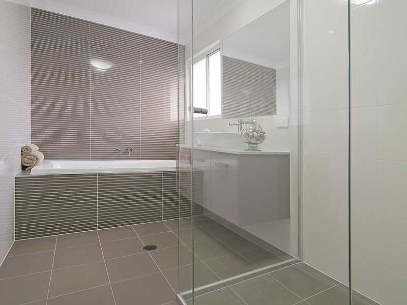 30 Dennis Vale Drive, Daisy Hill QLD 4127