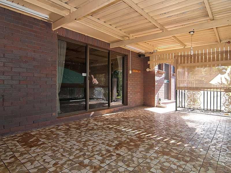 26 Shoalhaven Ave, Springwood QLD 4127