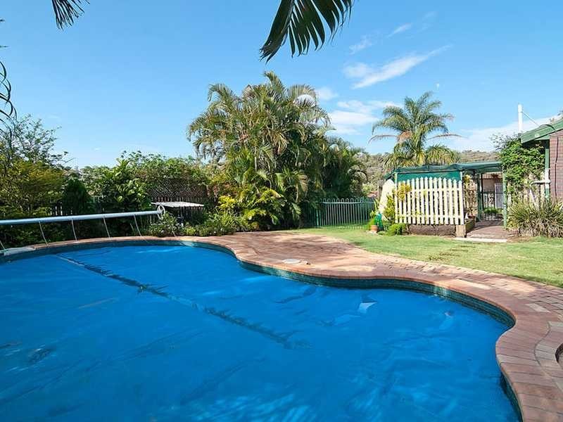 26 Shoalhaven Ave, Springwood QLD 4127