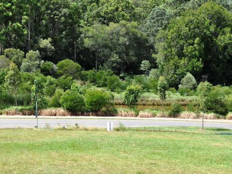 16 John Markwell Parade, Daisy Hill QLD 4127